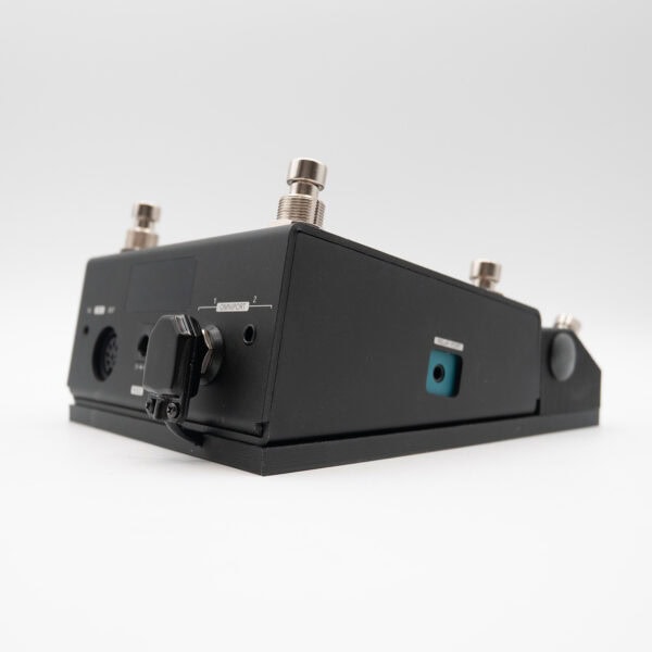 MC4Pro FrontAux3 Hybrid AuxPlate - Image 3